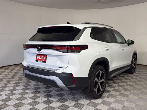 New 2026 Volkswagen Tiguan SE AWD/4WD image 6