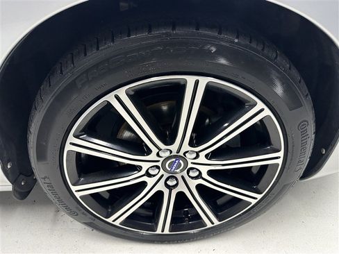 Used 2018 Volvo S60 T5 Inscription Platinum FWD image 14
