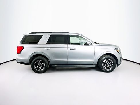Used 2024 Ford Expedition XLT image 10