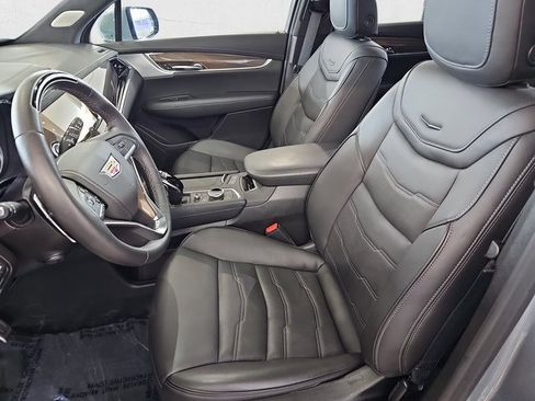 Used 2025 Cadillac XT6 Sport w/ Platinum Package image 17