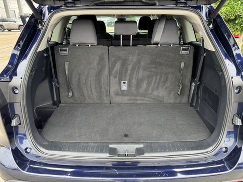 Certified 2025 Toyota Highlander LE FWD image 29