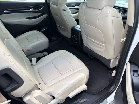 Certified 2018 Buick Enclave Essence FWD image 31