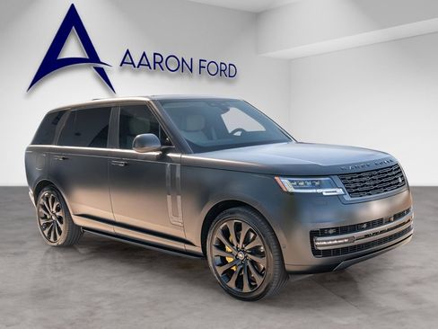 Used 2025 Land Rover Range Rover Long Wheelbase Autobiography image 6