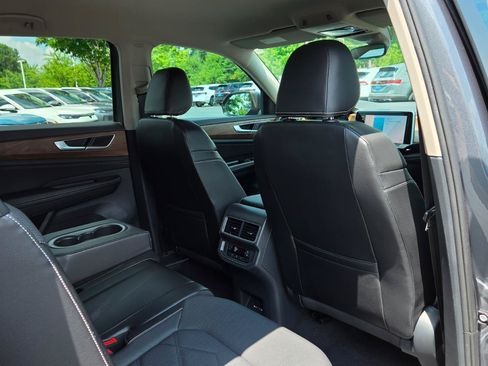 Used 2024 Volkswagen Atlas SE FWD image 56