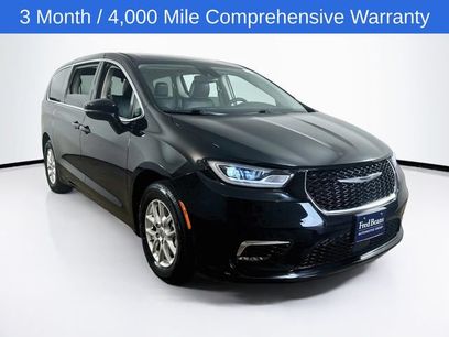 Used 2024 Chrysler Pacifica Touring-L