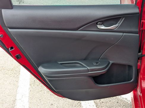 Used 2019 Honda Civic Sport image 11