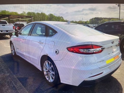 Used 2019 Ford Fusion SE image 6