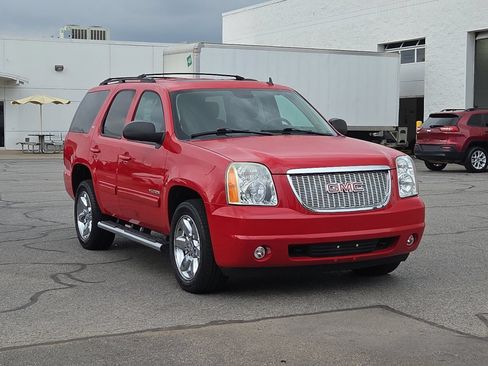 Certified 2014 GMC Yukon SLT AWD/4WD image 1