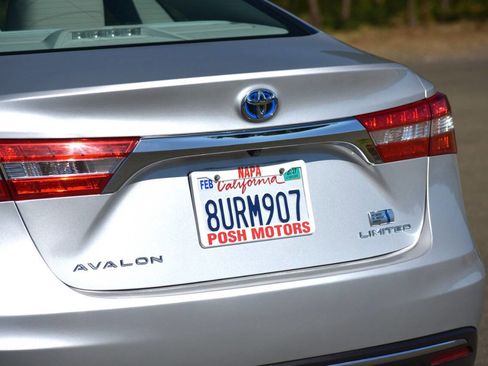 Used 2014 Toyota Avalon Limited w/ Technology Package FWD image 8