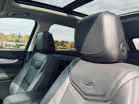 Used 2017 Cadillac XT5 Luxury w/ Driver Awareness Package image 10