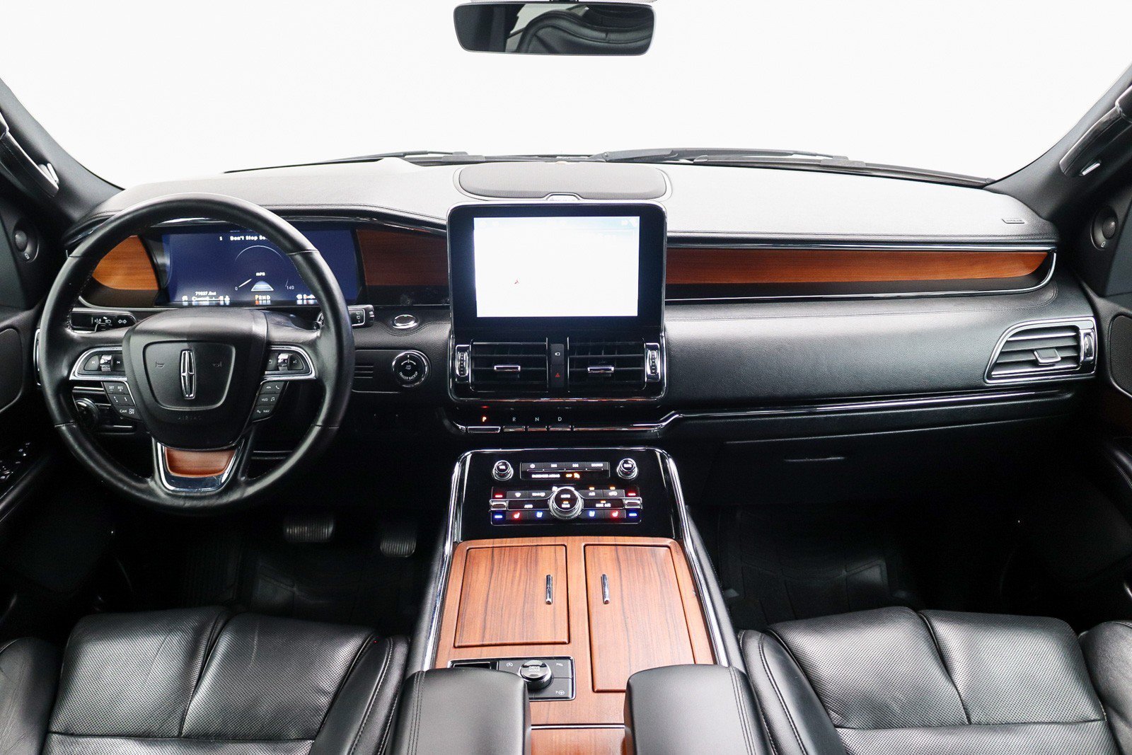 Used 2018 Lincoln Navigator Select w/ Technology Package RWD image 16