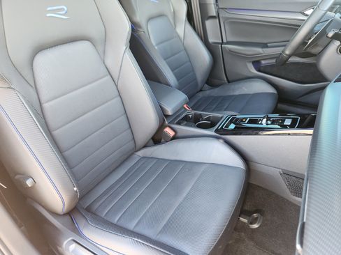 Used 2024 Volkswagen Golf R image 11