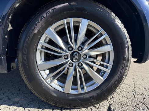 Used 2016 INFINITI QX80 Base w/ 22" Wheel Package image 7