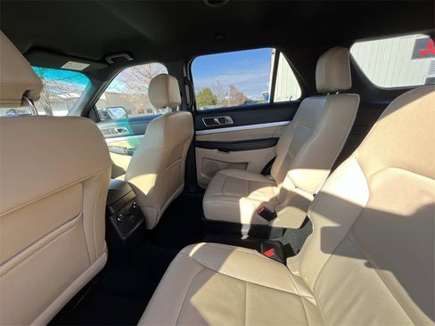 Used 2017 Ford Explorer XLT w/ Equipment Group 202A image 13