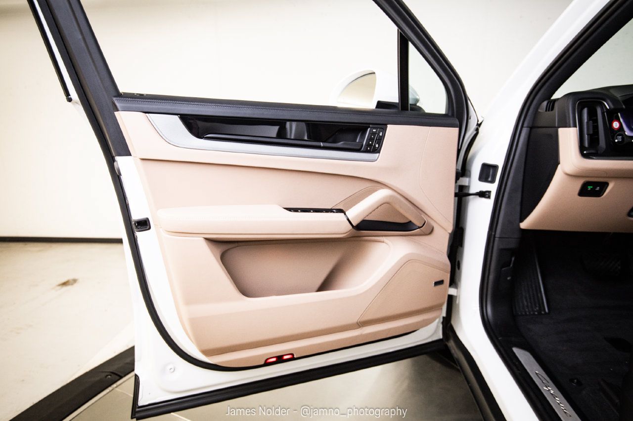 Certified 2026 Porsche Cayenne AWD/4WD image 24