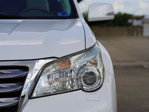 Used 2013 Lexus GX 460 Premium AWD/4WD image 24