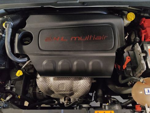 Used 2020 Jeep Renegade Latitude FWD image 30