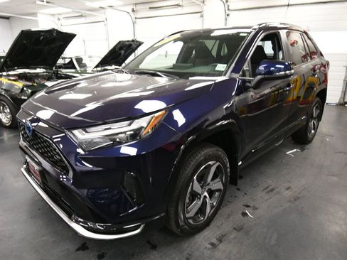 Certified 2023 Toyota RAV4 SE image 3