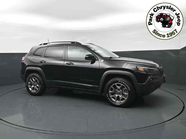 Used 2023 Jeep Cherokee Trailhawk w/ Sun & Sound Group AWD/4WD image 1