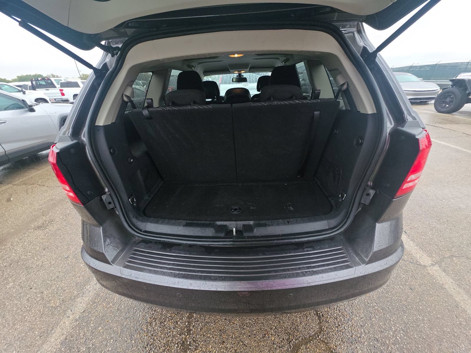 Used 2020 Dodge Journey SE w/ Blacktop Package FWD image 12