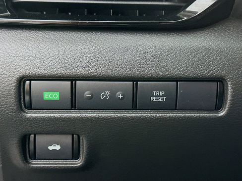 Used 2024 Nissan Sentra SV image 16