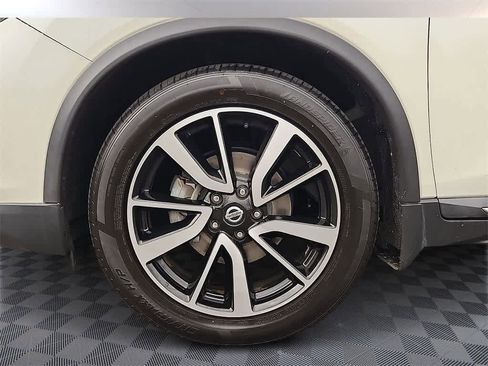Used 2020 Nissan Rogue SL w/ Premium Package image 8