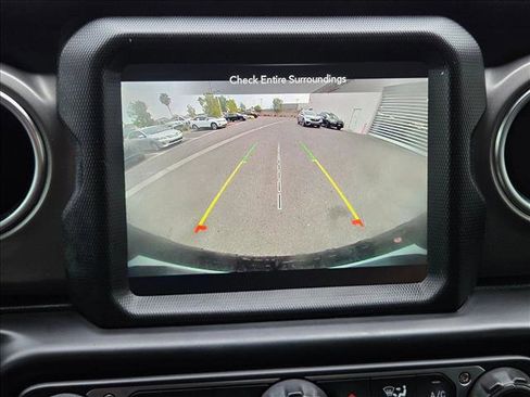 Used 2023 Jeep Wrangler Rubicon image 14