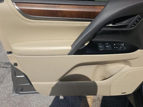 Used 2018 Lexus LX 570 4WD w/ Luxury Package image 7