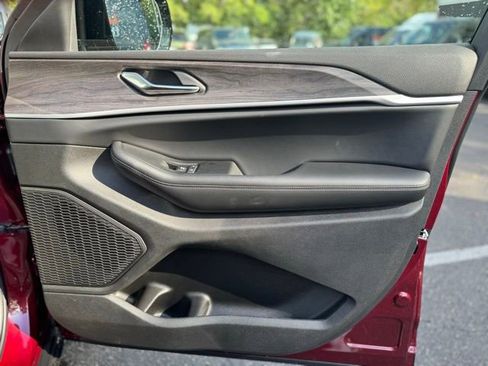 New 2025 Jeep Grand Cherokee Limited w/ Black Appearance Package image 16