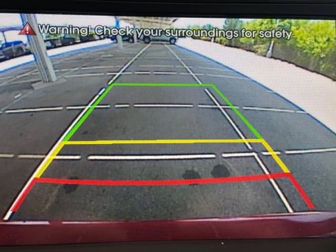 Used 2014 Hyundai Elantra Limited w/ Option Group 03 FWD image 11