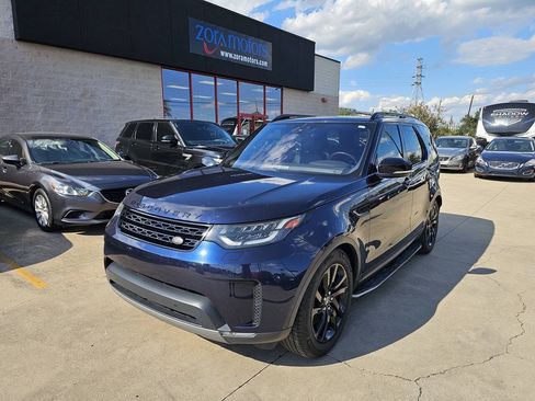 Used 2017 Land Rover Discovery HSE AWD/4WD image 2