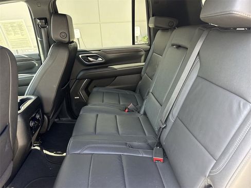 Used 2024 Chevrolet Suburban LT image 23