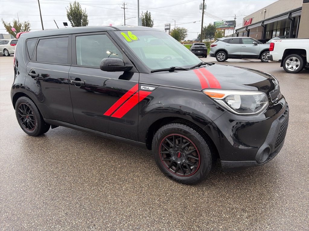 Used 2016 Kia Soul FWD image 9