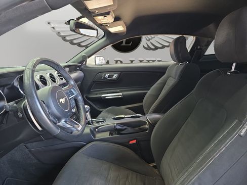 Used 2017 Ford Mustang GT image 9