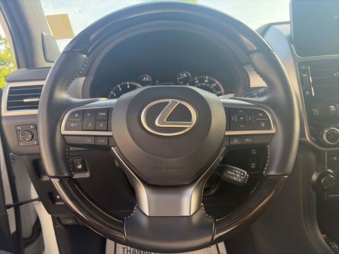 Used 2023 Lexus GX 460 Premium w/ Accessory Package AWD/4WD image 16