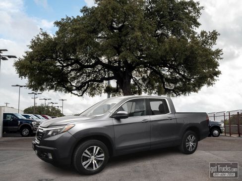 Used 2017 Honda Ridgeline RTS image 1