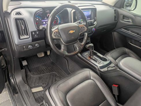 Used 2019 Chevrolet Colorado Z71 w/ Z71 Midnight Edition AWD/4WD image 2