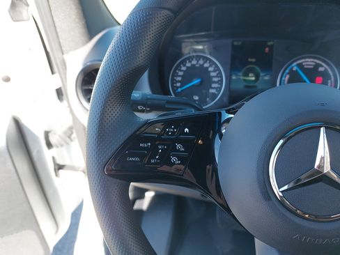 Used 2024 Mercedes-Benz eSprinter 170 Cargo image 15