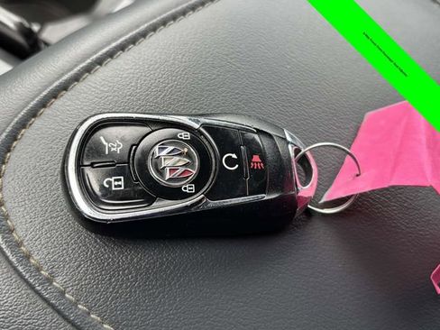 Used 2024 Buick Enclave Premium image 29
