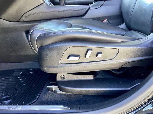 Used 2019 Cadillac XT5 Premium Luxury image 10