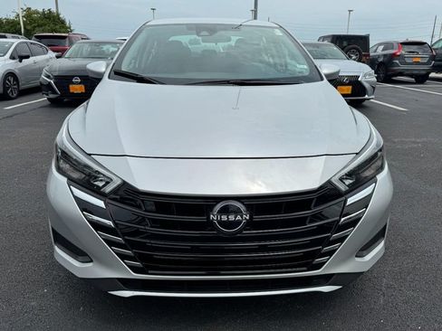 Used 2025 Nissan Versa SV FWD image 9