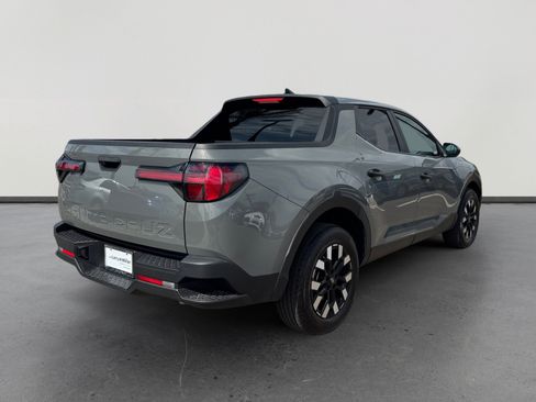 Used 2025 Hyundai Santa Cruz SE FWD image 5
