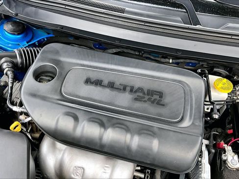 Used 2020 Jeep Cherokee Latitude Plus image 32