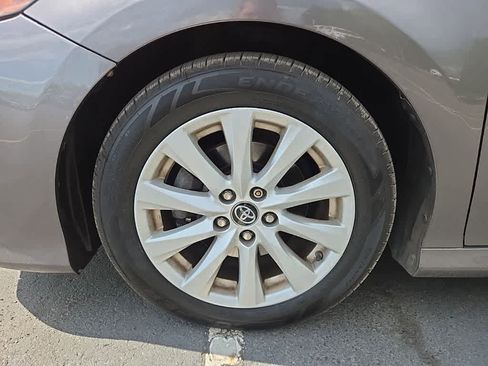 Used 2018 Toyota Camry LE image 10