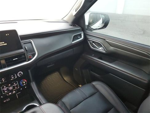 Used 2022 Chevrolet Suburban RST w/ Luxury Package image 11