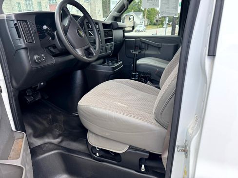 Used 2019 Chevrolet Express 2500 image 16