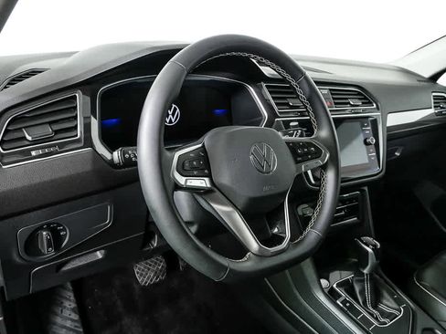 Certified 2023 Volkswagen Tiguan SE FWD image 7