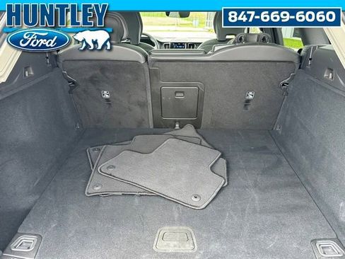 Used 2025 Volvo XC60 B5 Core AWD/4WD image 9