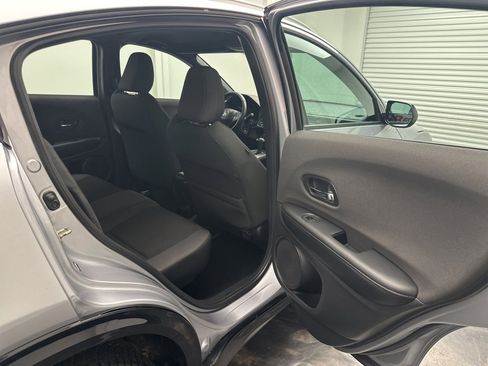 Used 2019 Honda HR-V Sport image 7