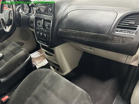 Used 2015 Dodge Grand Caravan American Value Package w/ UConnect Hands-Free Group image 5